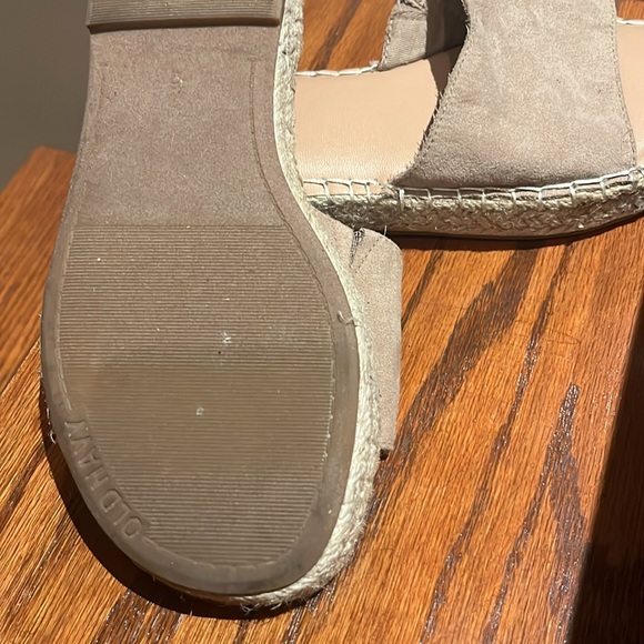 Faux suede summer slides! - Picture 2 of 3
